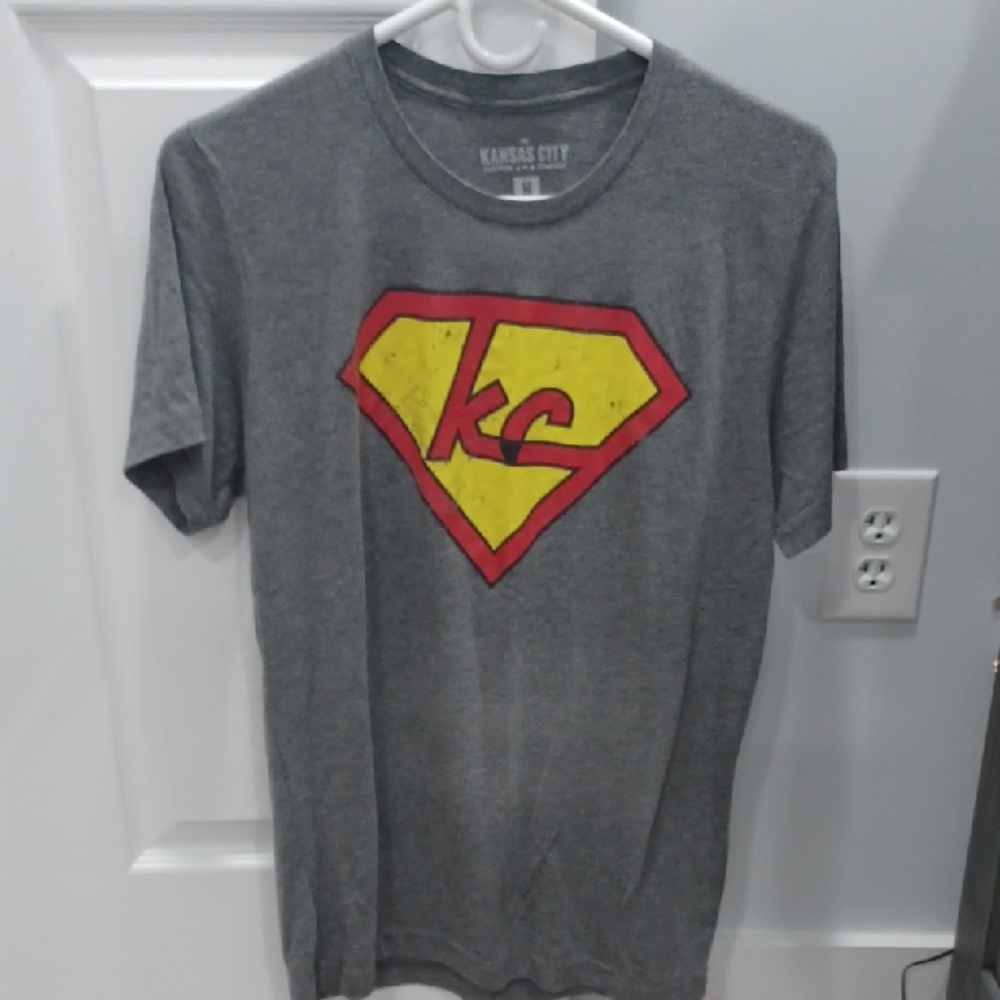 The Kansas City Clothing Company Red Gray Short Sleeve Tee KC Graphic Design